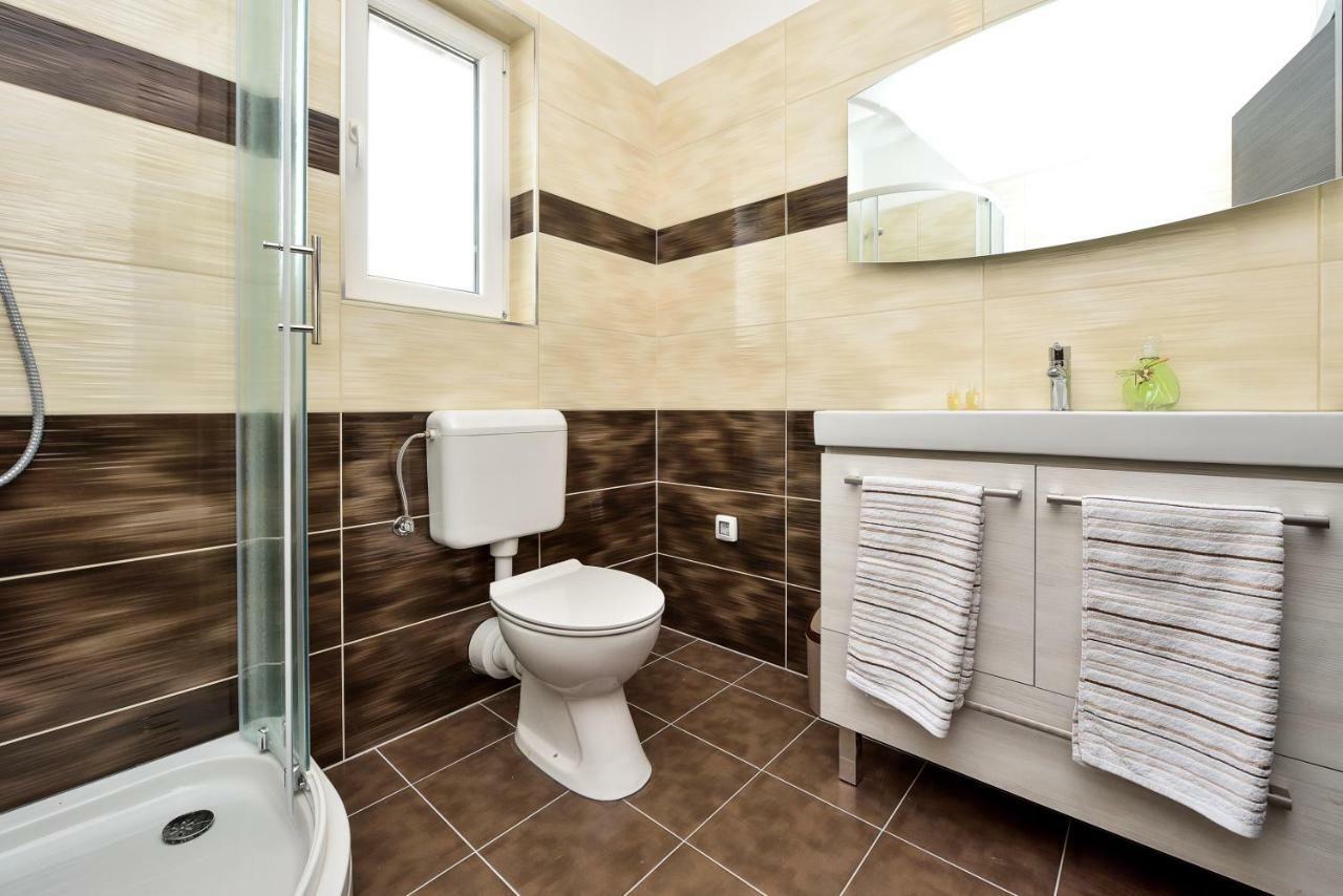 Apartments Feel Good Sukošan Eksteriør bilde
